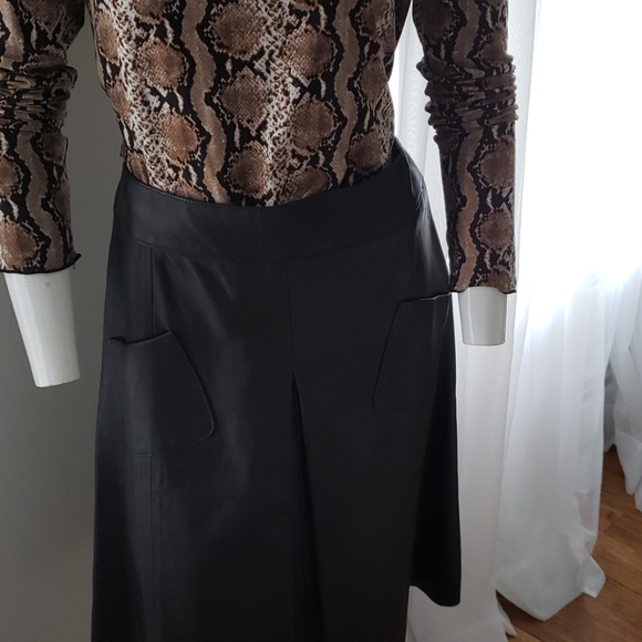 Skirt - Picture 3 of 3